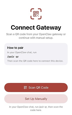 在 OpenClaw Terminal 介面輸入「/pair qr」指令，就可以透過手機鏡頭來進行配對。