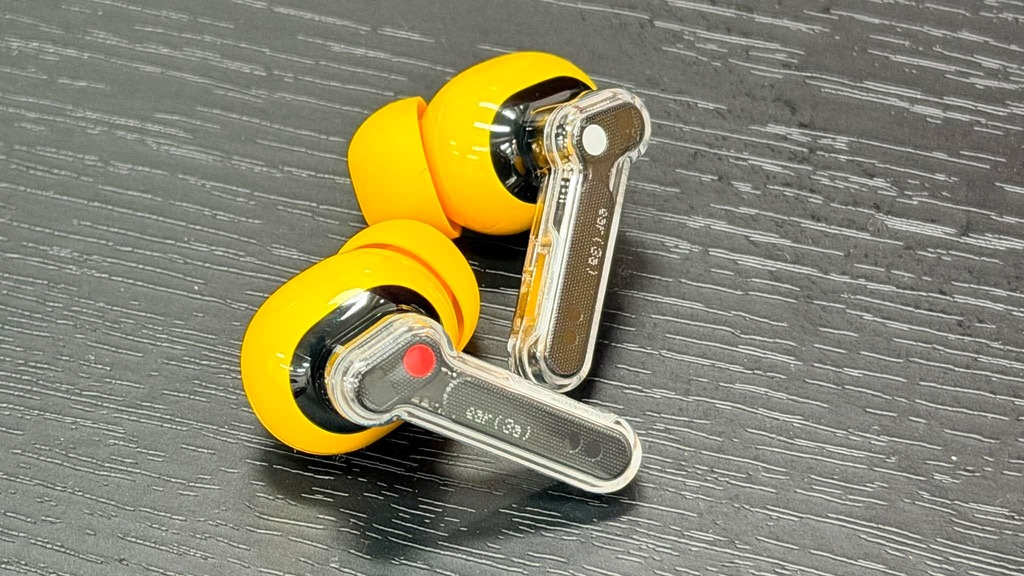 從外觀看來 Ear (3a) 的設計可能和之前的 Ear 系列沒大分別