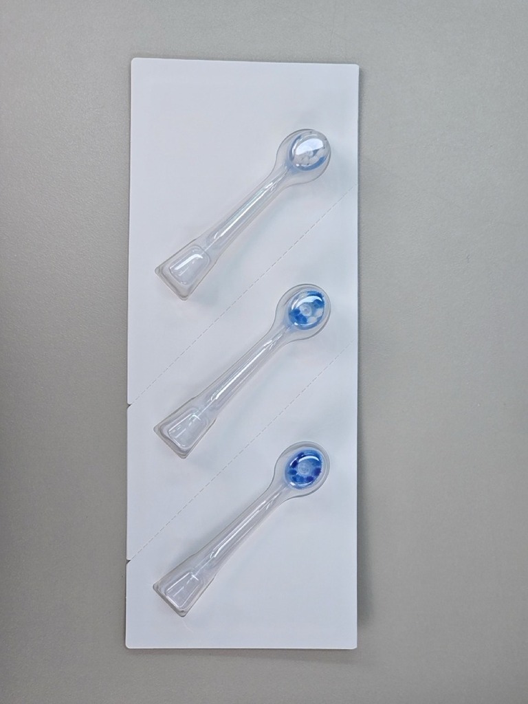 原裝內附 3 個刷頭。