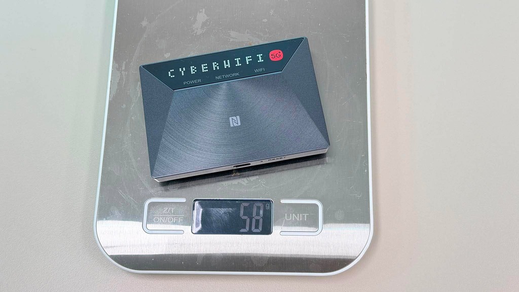 重量只有 58g。