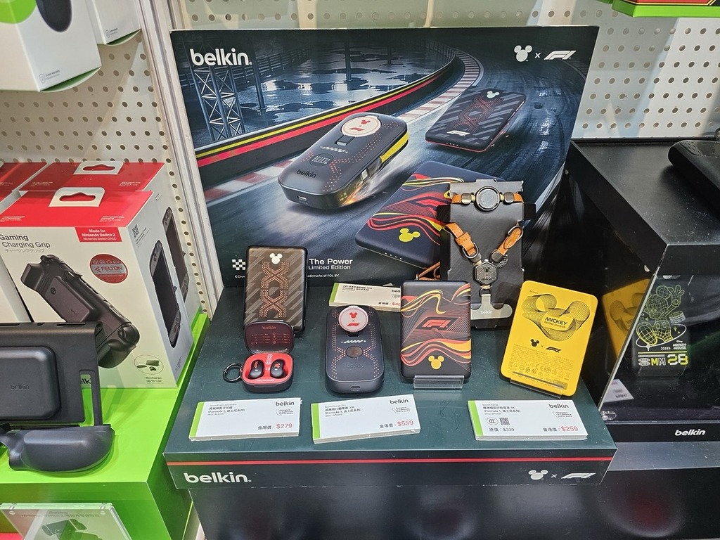 Belkin 聯乘迪士尼和 F1 推出全新行動電源、藍牙耳機和手機掛繩系列。