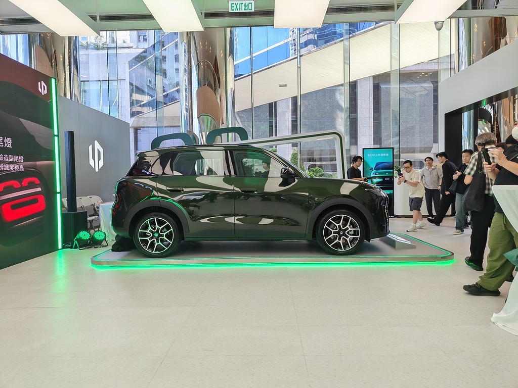 作為小型 SUV 但提供空間感的座位及儲蓄。