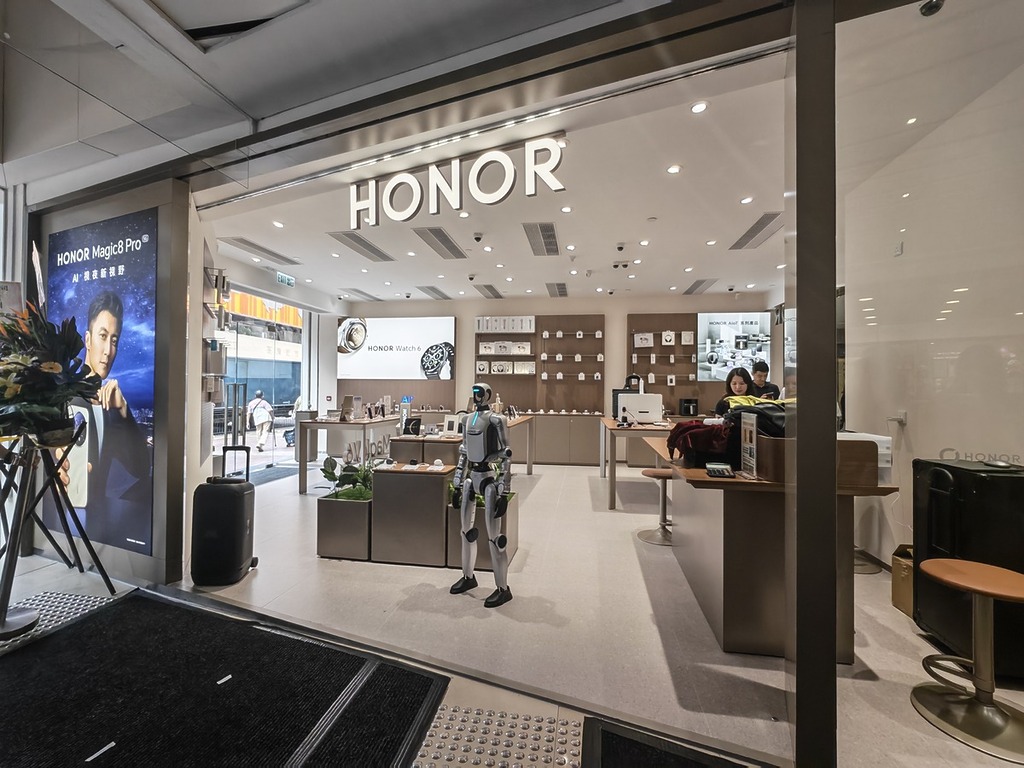 HONOR 旗下第 7 間體驗店已正式進駐荃灣千色匯並正式開業。