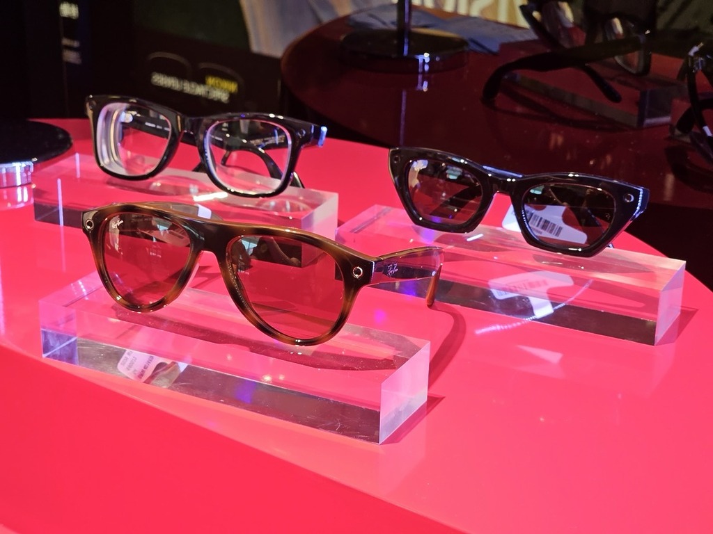 Ray-Ban Meta (Gen 3) 提供了 Wayfarer、Aviator 及 Zena 三款框型選擇。